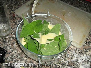 making fried sage leaves