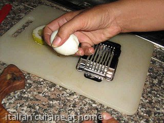 egg slicer