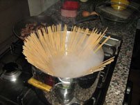 spaghetti cooking