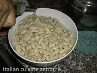 white beans al  fiasco making