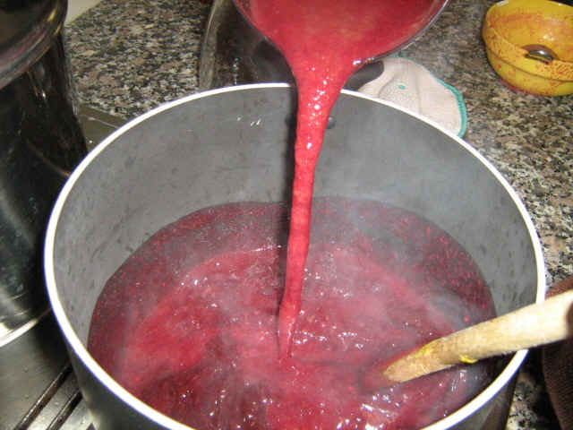 making cherry gelatin